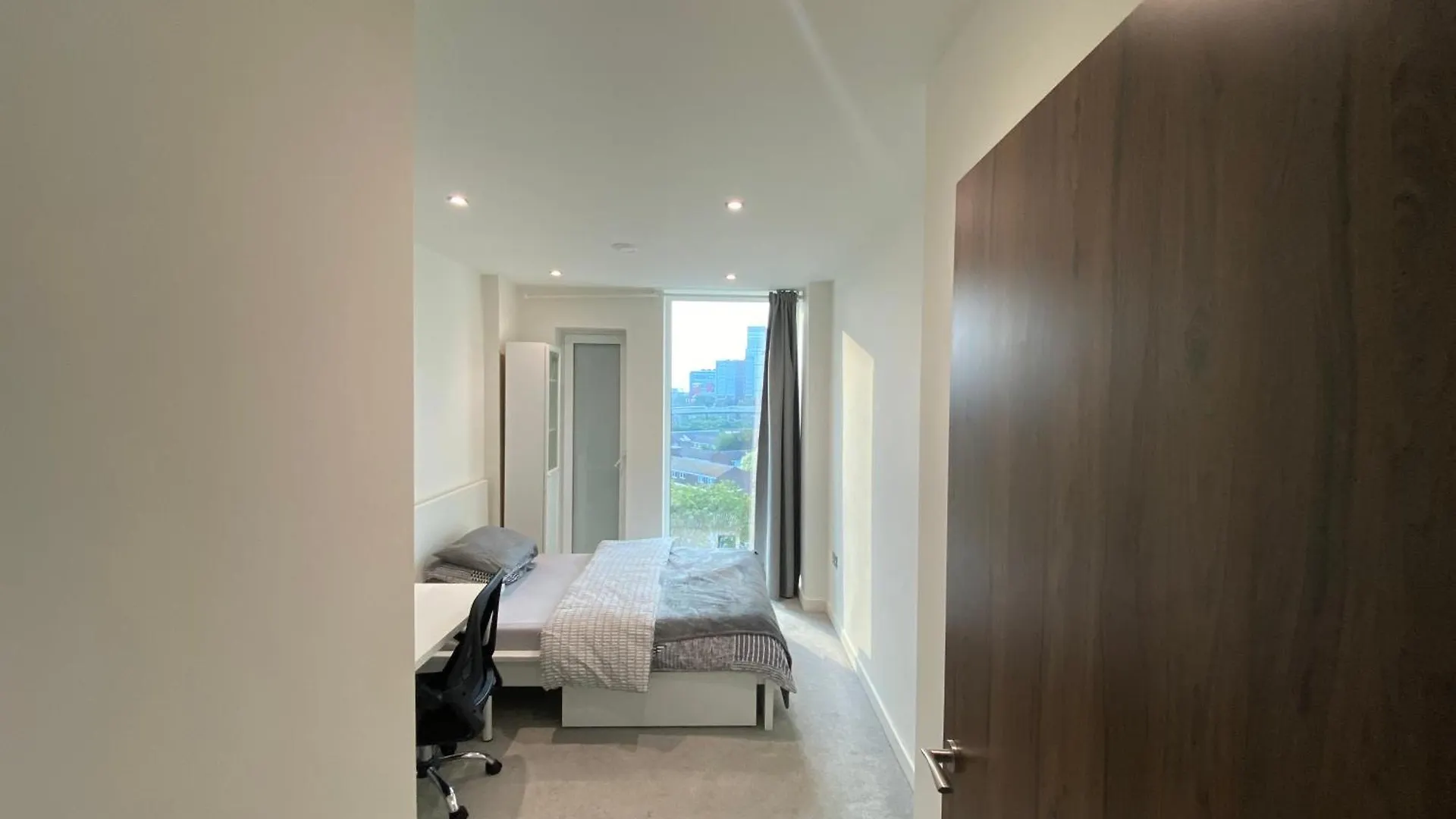 Private Suite In Luxury Shared Apartment London 0*,